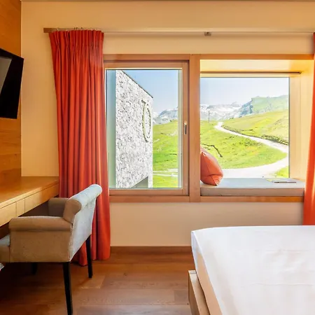 Chetzeron Mountain Hotel