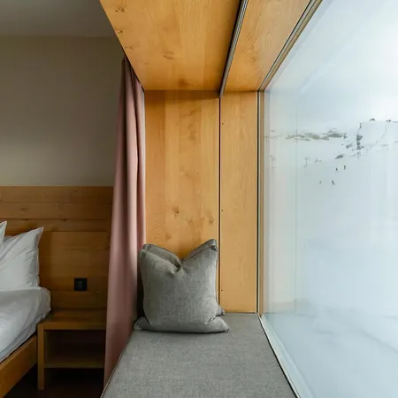 Chetzeron Mountain Hotel