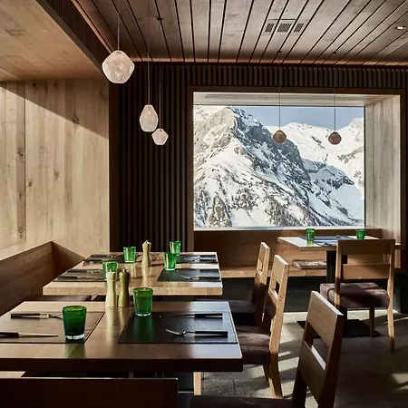 Chetzeron Mountain Boutique